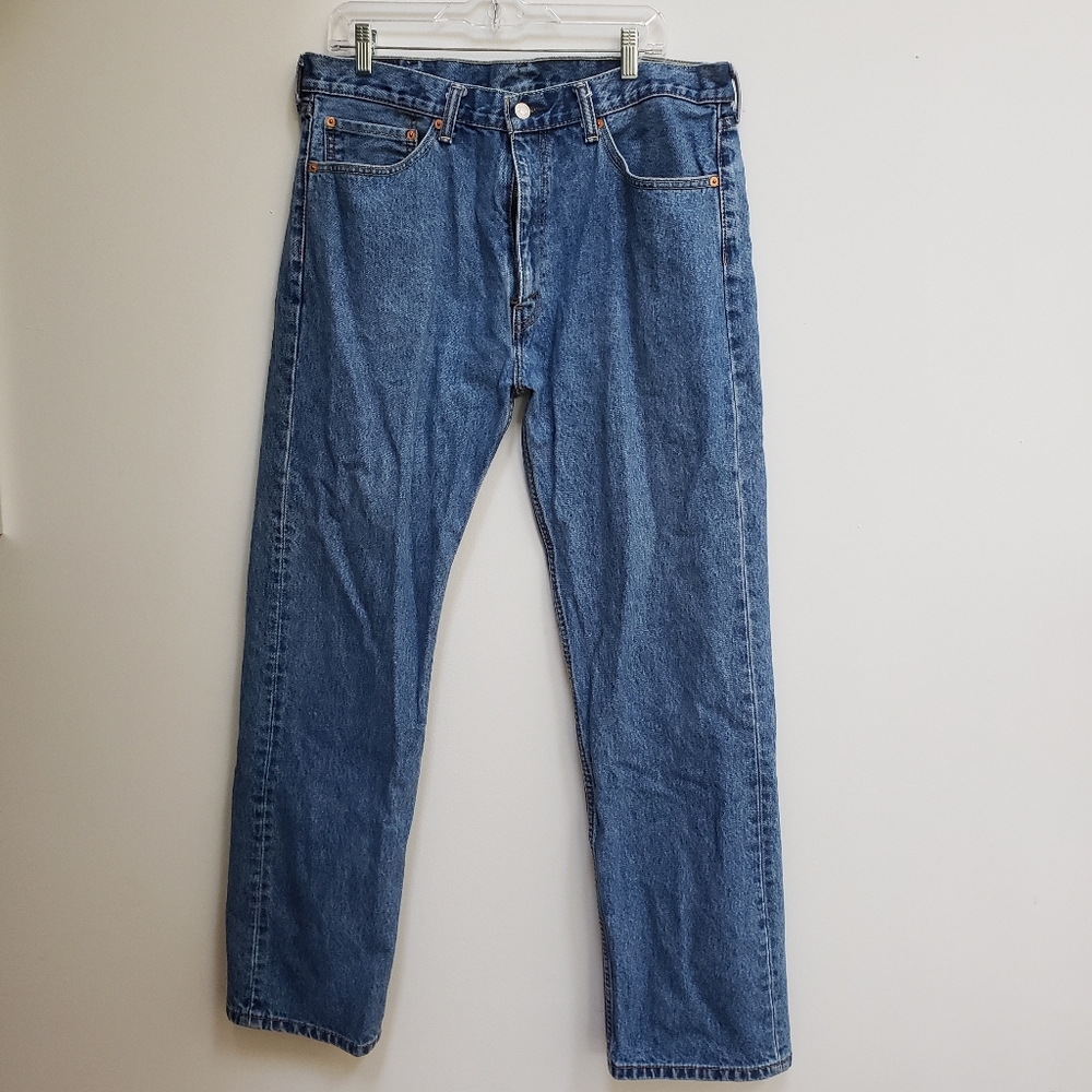 Levi's denim 505 blue jeans medium wash 38 x 32 like new
